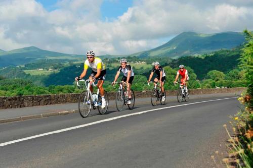 Vélo de route en Auvergne : le Lapierre Pulsium 5.0 pour préparer triathlons et cyclosportives